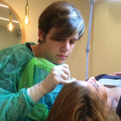 Formation privée perfectionnement en maquillage permanent